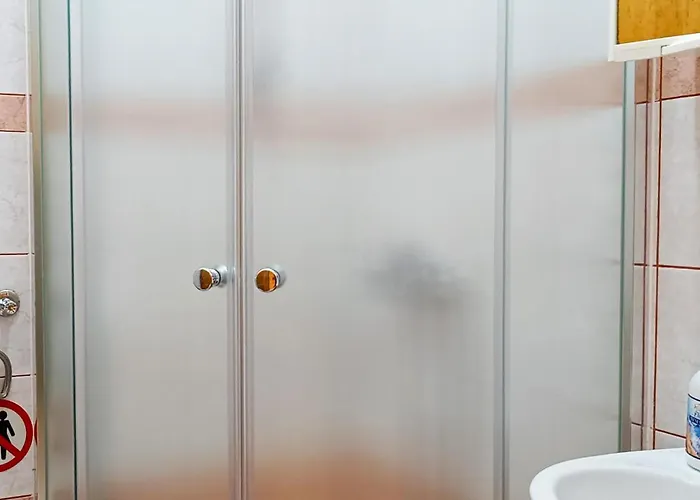 Апартаменты Awesome In With Wifi